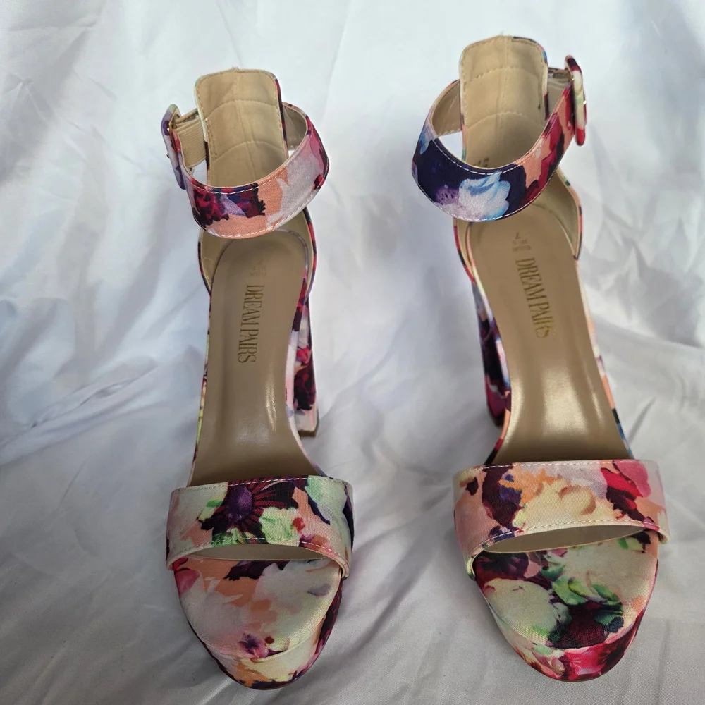 Women's Floral Platform Heels - Picture 14 of 16